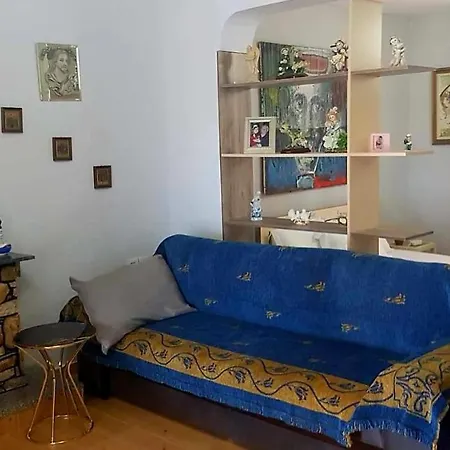 Apartment Aira