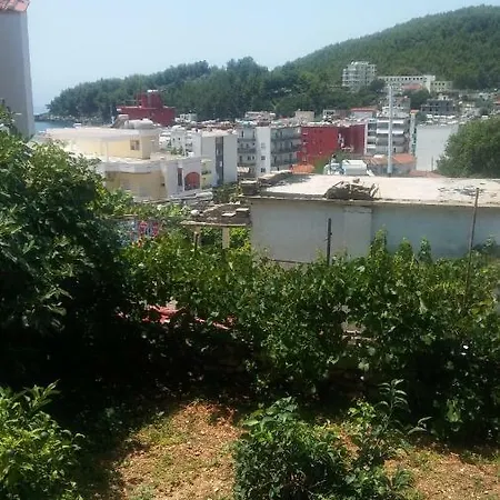 Apartment Aira Himare